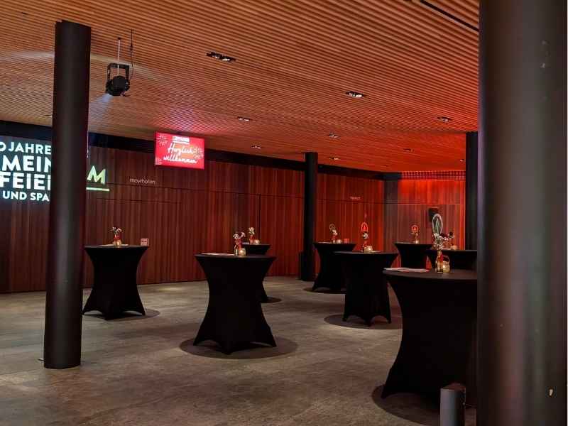 Foyer Ausstellungsflache Catering Buffet Seminar Kongress Gala Europahaus Mayrhofen 1