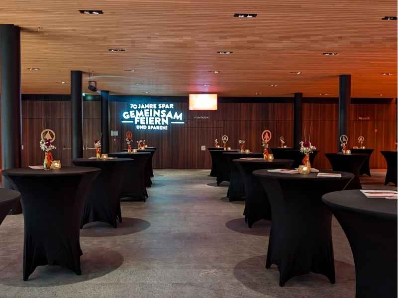 Foyer Ausstellungsflache Catering Buffet Seminar Kongress Gala Europahaus Mayrhofen 2