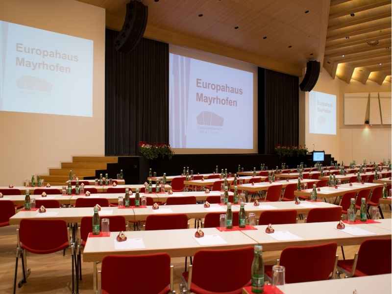 Saal Europa Europahaus Mayrhofen Plenum Buhne Kongress Seminar Meeting Zillertal 3