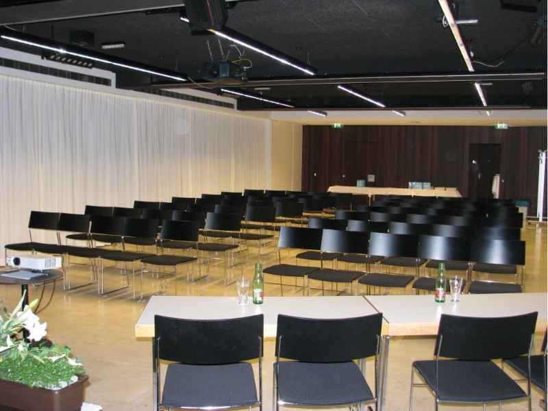 Kellertheater Raum Untergeschoss Bar Marmorboden Europahaus Mayrhofen Seminar Gruppenraum Zillertal 1